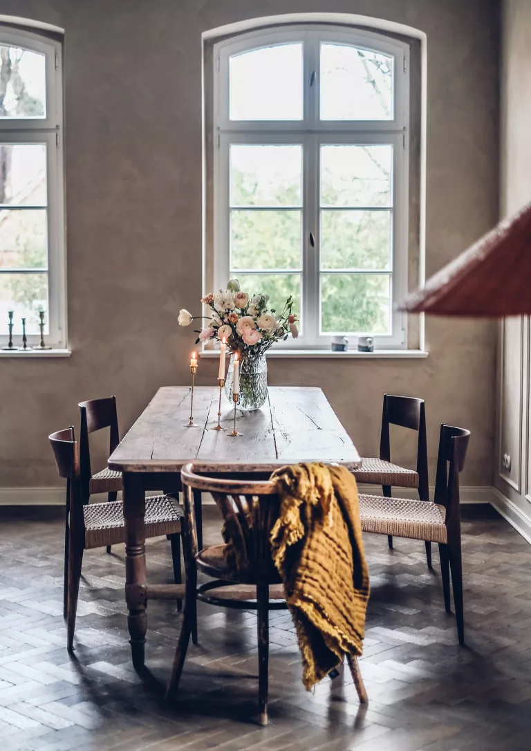 Lay Herringbone Wooden Flooring For An Elegant Backdrop To Your Scheme